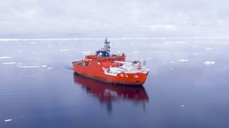 Final voyage of icebreaker Aurora Australis departs
