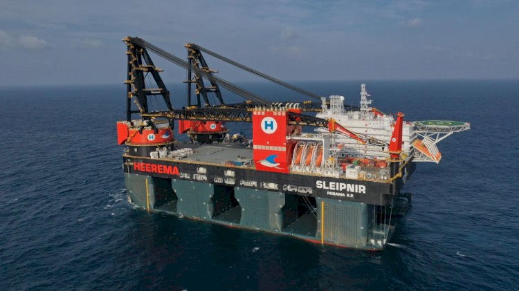 VIDEO: Sleipnir picking up the 600 tonne module quayside