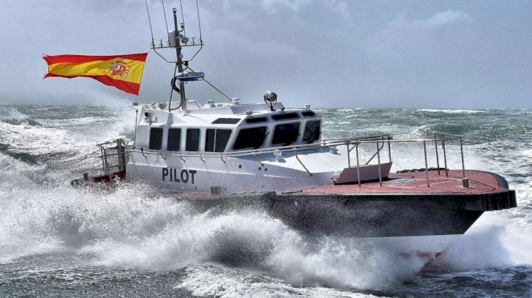 Safehaven Marine delivers an Interceptor 42 pilot boat to the port of San Ciprian