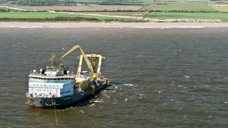 Triton Knoll: First offshore cable makes landfall as installation progresses