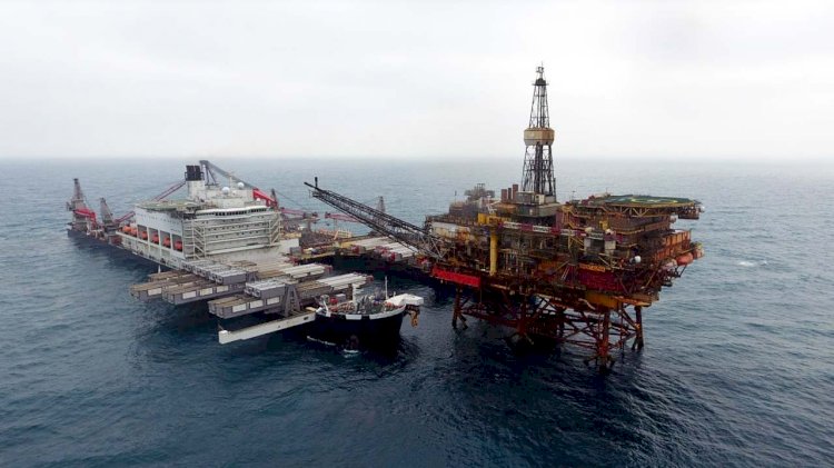 Pioneering Spirit removes third platform from Brent field