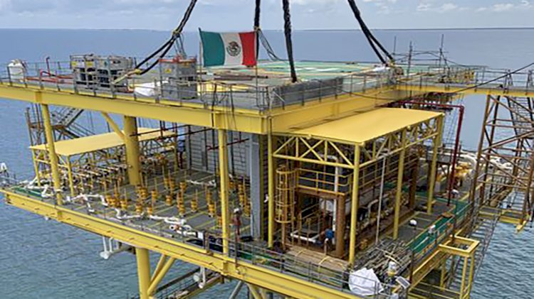 Heerema's DCV Balder installs the Pemex Yaxche-C platform