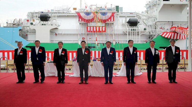 Naming ceremony held for Japan’s first LNG bunkering vessel