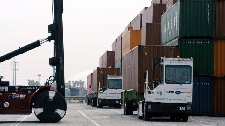 Port of Long Beach uses new, zero-emissions cargo-handling tractors