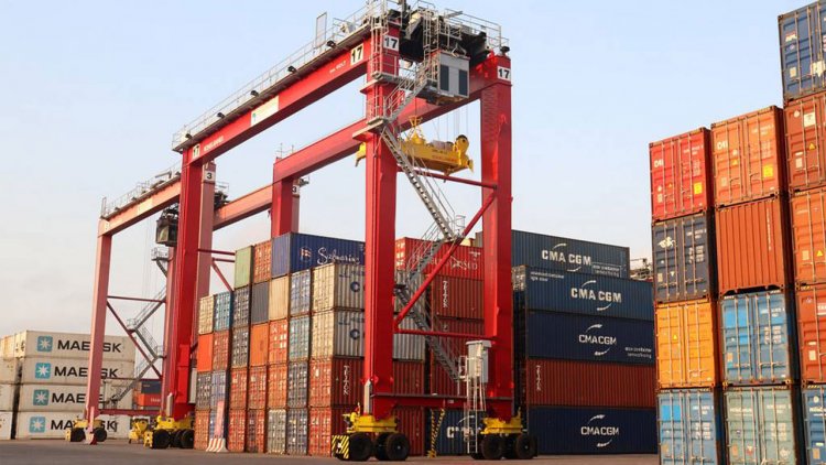 Congo Terminal takes delivery of two new yard gantries