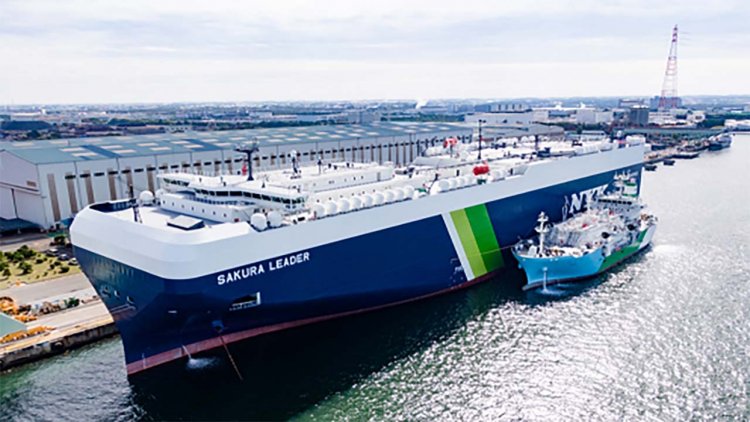 LNG-fueled PCTC “Sakura Leader” accredited as the world's first digital smart ship