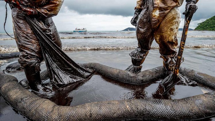 Oil in the ocean photooxides within hours to days, new study finds