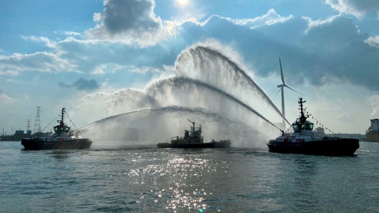Port of Antwerp expands its fleet with energy-efficient tugs