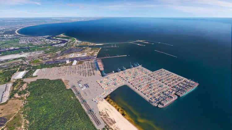 DCT Gdańsk wins concession for new Gdańsk container terminal