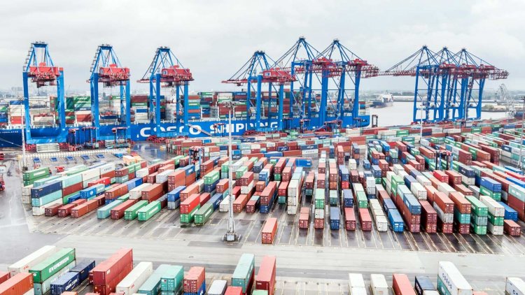 HHLA's terminal Tollerort to become preferred hub for COSCO services