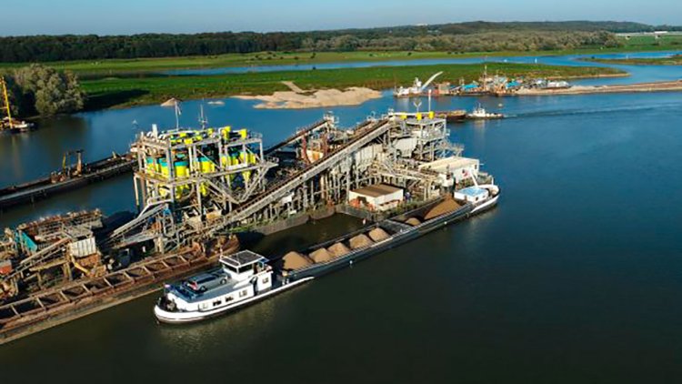 Connecting Europe’s largest sailing sand production plant on shore power