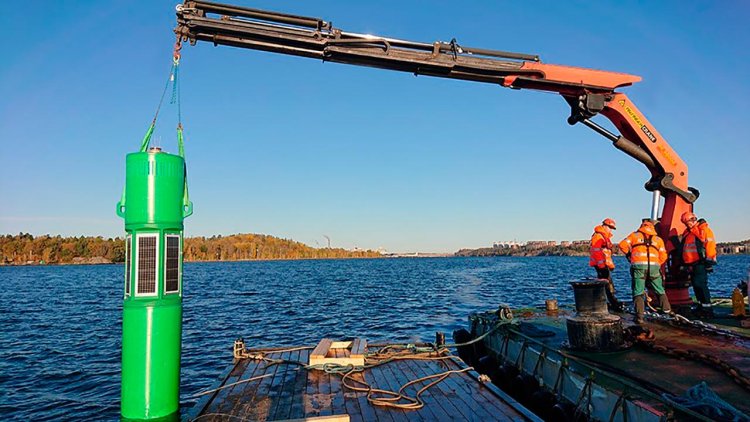 Ports of Stockholm tests unique solar-powered smart buoy