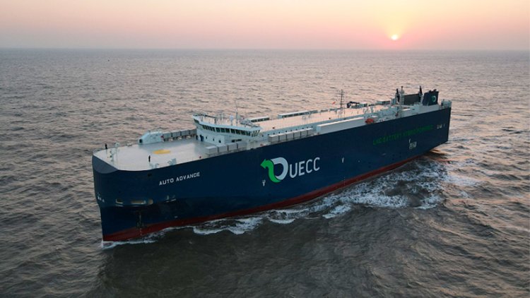 World’s first dual-fuel LNG battery hybrid PCTC delivered
