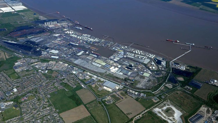 Stena Line and ABP sign deal for new ferry terminal at the Port of Immingham