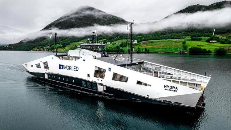 Ballard to supply two marine fuel cells to the liquid hydrogen-powered ferry