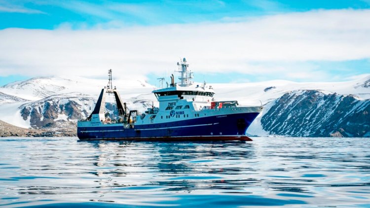 Six-week science voyage deep into the waters of Antarctica