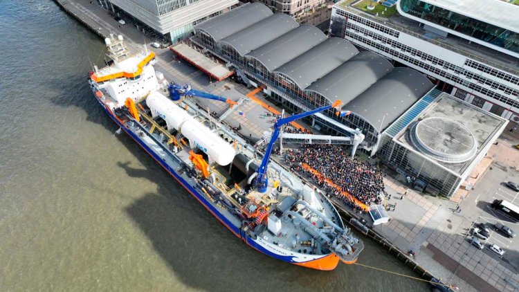 Christening ceremony for Van Oord’s second LNG-powered trailing suction hopper dredger