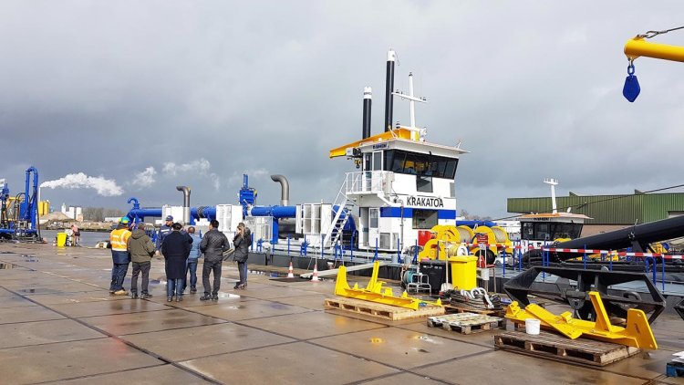Damen delivers the cutter suction dredger Krakatoa to a client in Indonesia
