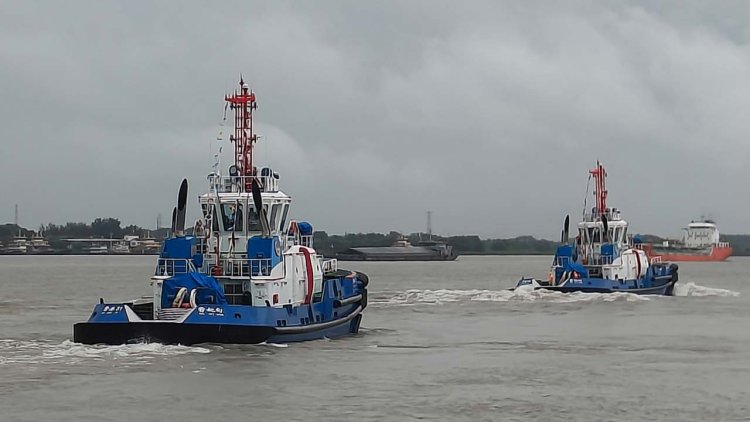 Two new tugs arrive at Caofeidian Port in Northern China