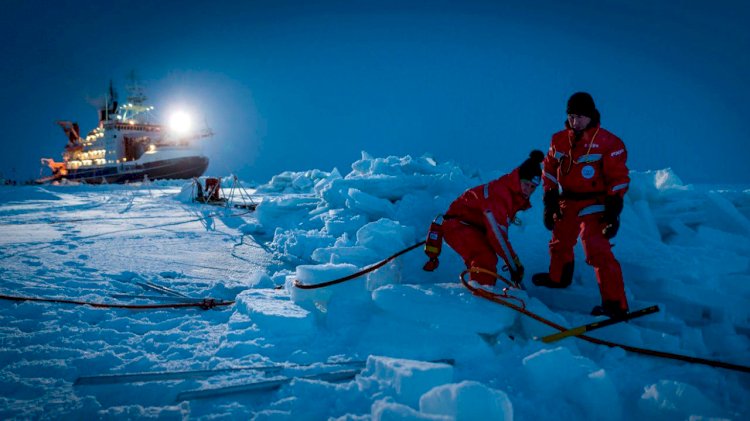 World's first arctic high-bandwidth satellite service for icebreaker Polarstern